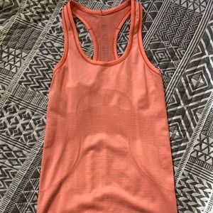 Lululemon tank